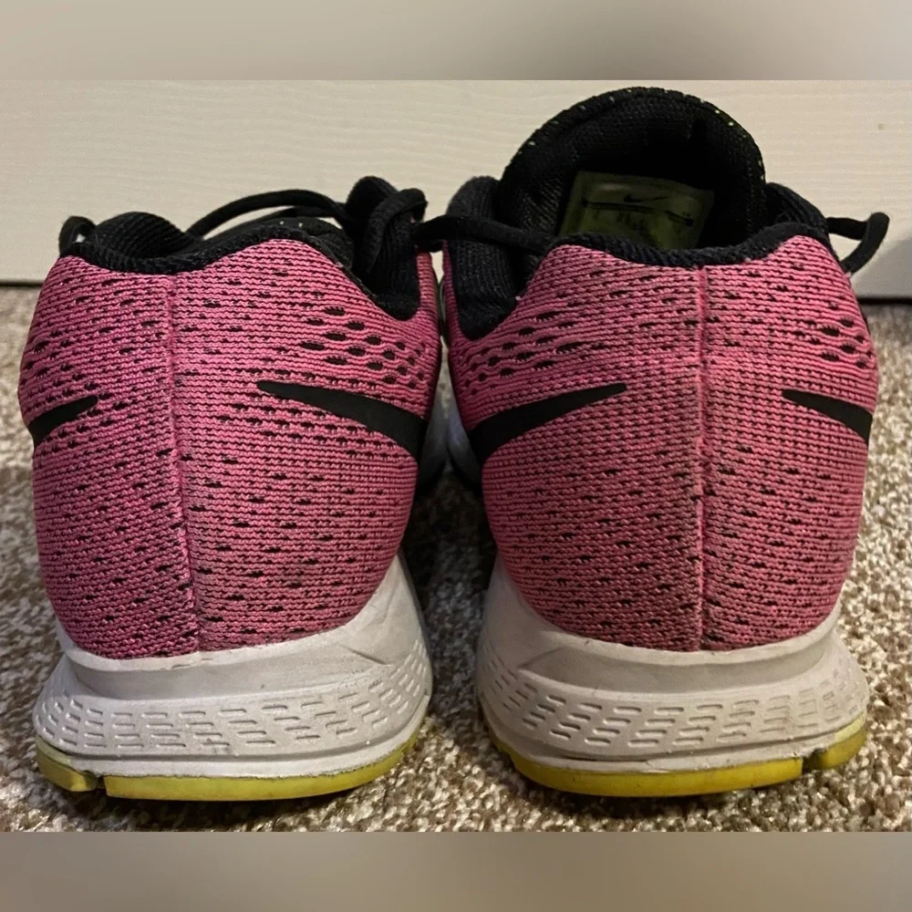 Nike Air Zoom Pegasus 32 Womens Size 9 Pink Athletic Shoes Sneakers 749344-600